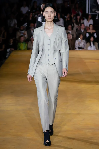 Look 40
